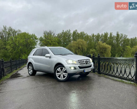 Серый Мерседес М-Класс, объемом двигателя 2.99 л и пробегом 380 тыс. км за 15000 $, фото 10 на Automoto.ua