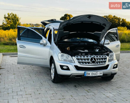 Сірий Мерседес М-Клас, об'ємом двигуна 3 л та пробігом 345 тис. км за 11499 $, фото 58 на Automoto.ua