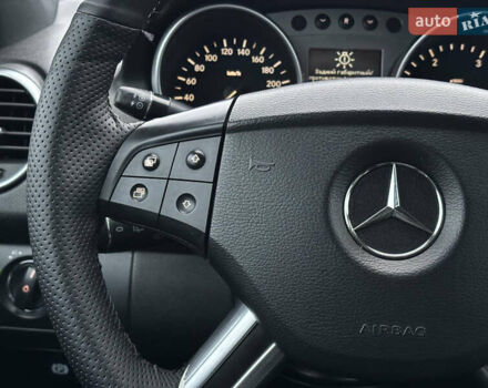 Серый Мерседес М-Класс, объемом двигателя 3 л и пробегом 406 тыс. км за 11000 $, фото 27 на Automoto.ua