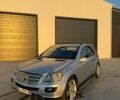 Сірий Мерседес М-Клас, об'ємом двигуна 3.5 л та пробігом 375 тис. км за 13100 $, фото 1 на Automoto.ua