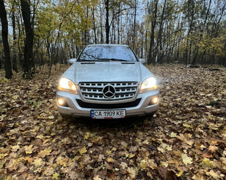 Сірий Мерседес М-Клас, об'ємом двигуна 3.5 л та пробігом 248 тис. км за 10599 $, фото 31 на Automoto.ua