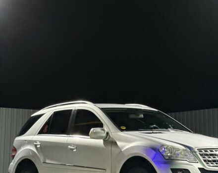 Серый Мерседес М-Класс, объемом двигателя 2.99 л и пробегом 380 тыс. км за 15000 $, фото 8 на Automoto.ua