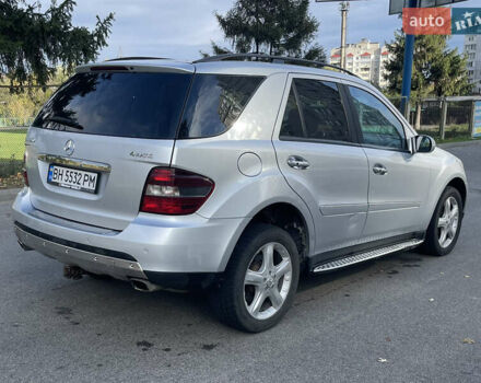 Серый Мерседес М-Класс, объемом двигателя 3.5 л и пробегом 210 тыс. км за 8400 $, фото 6 на Automoto.ua