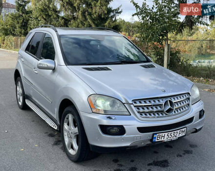 Серый Мерседес М-Класс, объемом двигателя 3.5 л и пробегом 210 тыс. км за 8400 $, фото 15 на Automoto.ua