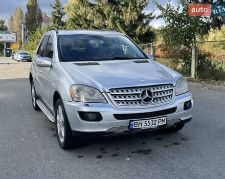 Серый Мерседес М-Класс, объемом двигателя 3.5 л и пробегом 210 тыс. км за 8400 $, фото 10 на Automoto.ua