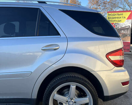 Серый Мерседес М-Класс, объемом двигателя 2.99 л и пробегом 254 тыс. км за 14499 $, фото 5 на Automoto.ua