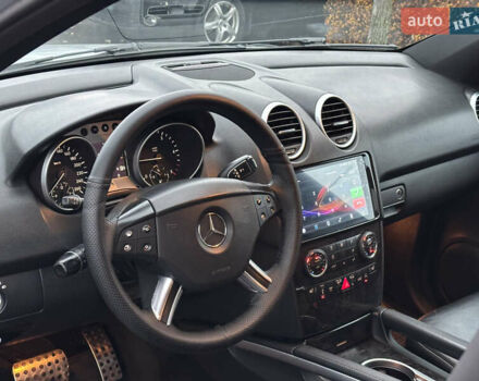 Серый Мерседес М-Класс, объемом двигателя 3 л и пробегом 406 тыс. км за 11000 $, фото 19 на Automoto.ua