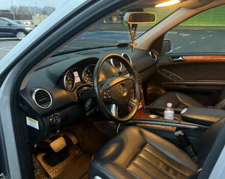 Серый Мерседес М-Класс, объемом двигателя 3.5 л и пробегом 234 тыс. км за 11700 $, фото 9 на Automoto.ua