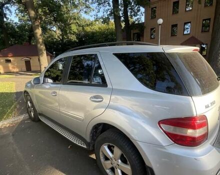 Серый Мерседес М-Класс, объемом двигателя 3.5 л и пробегом 376 тыс. км за 9000 $, фото 2 на Automoto.ua