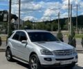 Серый Мерседес М-Класс, объемом двигателя 3.5 л и пробегом 200 тыс. км за 8999 $, фото 1 на Automoto.ua