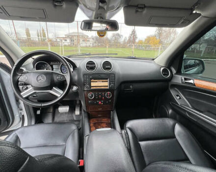 Сірий Мерседес М-Клас, об'ємом двигуна 3.5 л та пробігом 248 тис. км за 10599 $, фото 20 на Automoto.ua