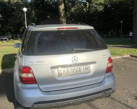 Серый Мерседес М-Класс, объемом двигателя 3.5 л и пробегом 376 тыс. км за 9000 $, фото 3 на Automoto.ua