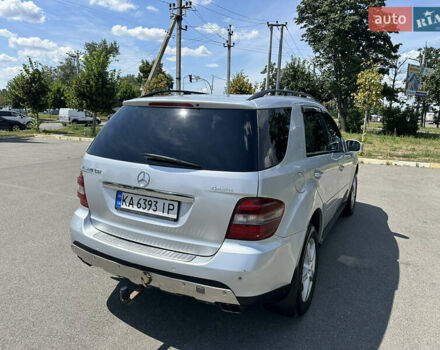 Сірий Мерседес М-Клас, об'ємом двигуна 2.99 л та пробігом 388 тис. км за 14800 $, фото 4 на Automoto.ua