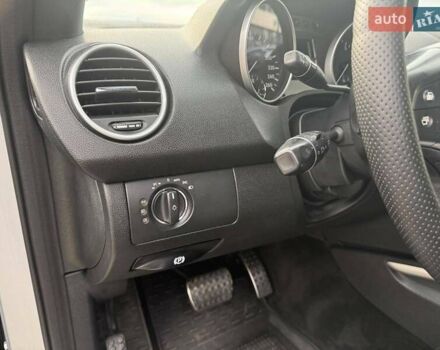 Серый Мерседес М-Класс, объемом двигателя 3 л и пробегом 406 тыс. км за 11000 $, фото 9 на Automoto.ua