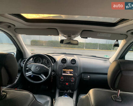 Серый Мерседес М-Класс, объемом двигателя 2.99 л и пробегом 270 тыс. км за 12500 $, фото 7 на Automoto.ua