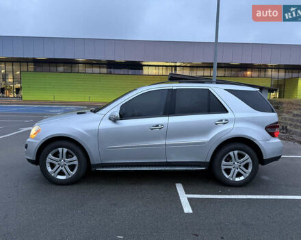 Серый Мерседес М-Класс, объемом двигателя 3.5 л и пробегом 234 тыс. км за 11700 $, фото 3 на Automoto.ua