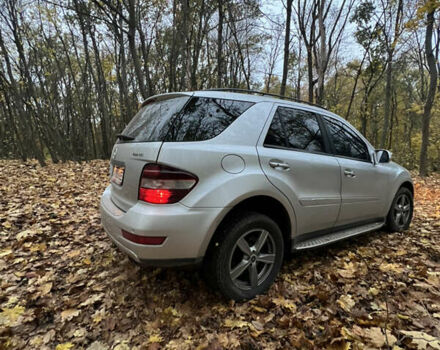Сірий Мерседес М-Клас, об'ємом двигуна 3.5 л та пробігом 248 тис. км за 10599 $, фото 30 на Automoto.ua