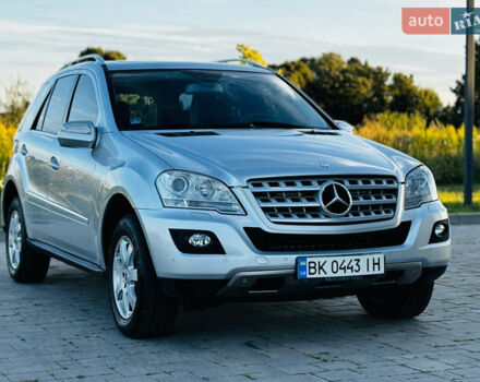 Сірий Мерседес М-Клас, об'ємом двигуна 3 л та пробігом 345 тис. км за 11499 $, фото 14 на Automoto.ua