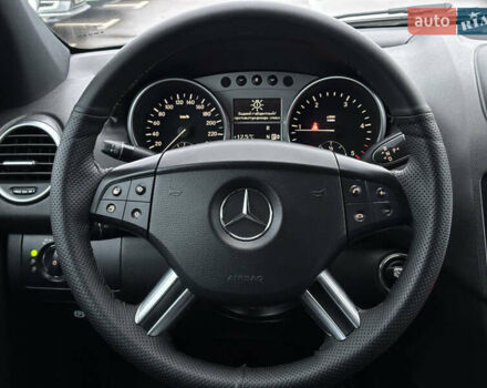 Серый Мерседес М-Класс, объемом двигателя 3 л и пробегом 406 тыс. км за 11000 $, фото 25 на Automoto.ua