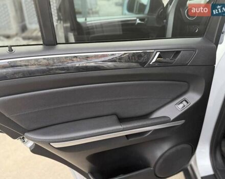 Серый Мерседес М-Класс, объемом двигателя 3 л и пробегом 406 тыс. км за 11000 $, фото 21 на Automoto.ua