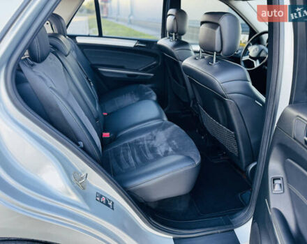 Сірий Мерседес М-Клас, об'ємом двигуна 3 л та пробігом 345 тис. км за 11499 $, фото 28 на Automoto.ua