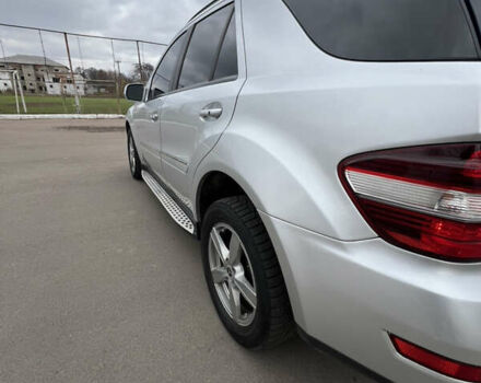 Сірий Мерседес М-Клас, об'ємом двигуна 3.5 л та пробігом 248 тис. км за 10599 $, фото 4 на Automoto.ua