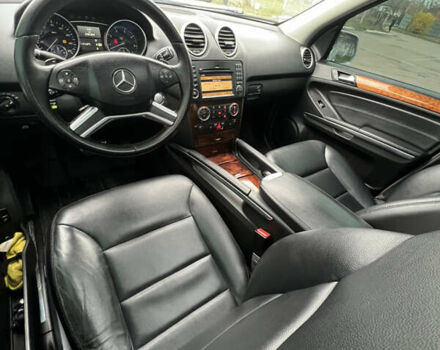 Сірий Мерседес М-Клас, об'ємом двигуна 3.5 л та пробігом 248 тис. км за 10599 $, фото 18 на Automoto.ua