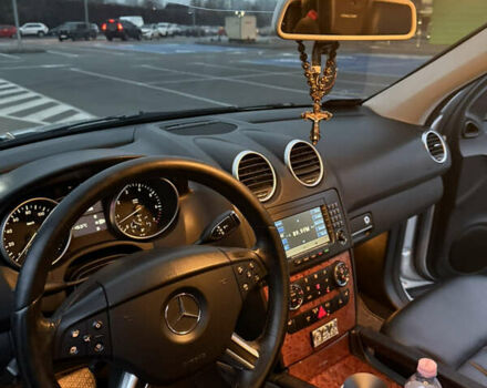 Серый Мерседес М-Класс, объемом двигателя 3.5 л и пробегом 234 тыс. км за 11700 $, фото 15 на Automoto.ua