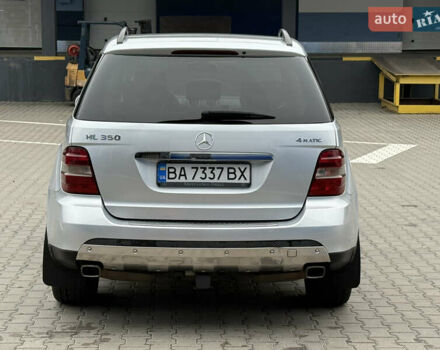 Серый Мерседес М-Класс, объемом двигателя 3.5 л и пробегом 223 тыс. км за 9999 $, фото 7 на Automoto.ua