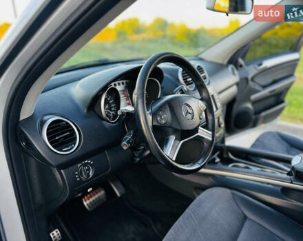 Сірий Мерседес М-Клас, об'ємом двигуна 3 л та пробігом 345 тис. км за 11499 $, фото 45 на Automoto.ua