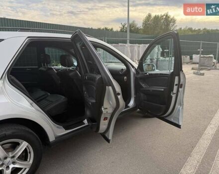 Серый Мерседес М-Класс, объемом двигателя 3 л и пробегом 406 тыс. км за 11000 $, фото 24 на Automoto.ua