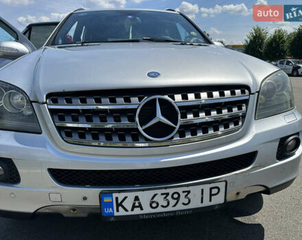Сірий Мерседес М-Клас, об'ємом двигуна 2.99 л та пробігом 388 тис. км за 14800 $, фото 30 на Automoto.ua