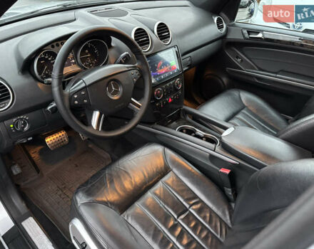 Серый Мерседес М-Класс, объемом двигателя 3 л и пробегом 406 тыс. км за 11000 $, фото 11 на Automoto.ua