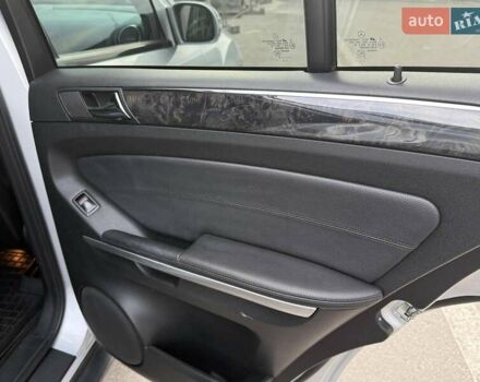 Серый Мерседес М-Класс, объемом двигателя 3 л и пробегом 406 тыс. км за 11000 $, фото 19 на Automoto.ua