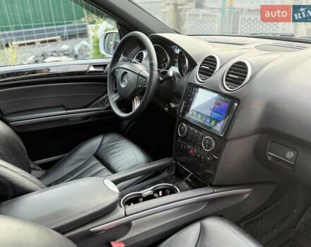 Серый Мерседес М-Класс, объемом двигателя 3 л и пробегом 406 тыс. км за 11000 $, фото 12 на Automoto.ua