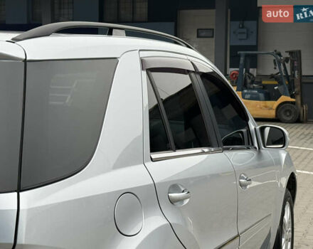 Серый Мерседес М-Класс, объемом двигателя 3.5 л и пробегом 223 тыс. км за 9999 $, фото 26 на Automoto.ua