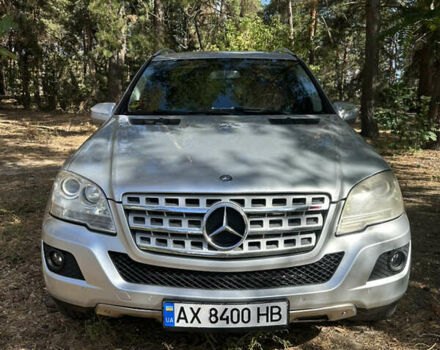 Серый Мерседес М-Класс, объемом двигателя 2.99 л и пробегом 380 тыс. км за 15000 $, фото 2 на Automoto.ua