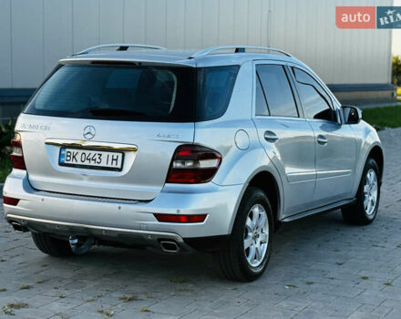 Сірий Мерседес М-Клас, об'ємом двигуна 3 л та пробігом 345 тис. км за 11499 $, фото 10 на Automoto.ua