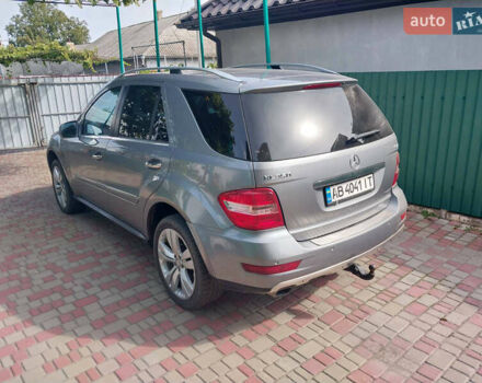 Мерседес М-Класс 2009 в Виннице на Automoto.ua Серый Мерседес М-Класс, объемом двигателя 3 л и пробегом 272 тыс. км за 16800 $, фото 5 на Automoto.ua