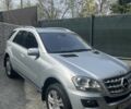Серый Мерседес М-Класс, объемом двигателя 3.5 л и пробегом 152 тыс. км за 11000 $, фото 1 на Automoto.ua