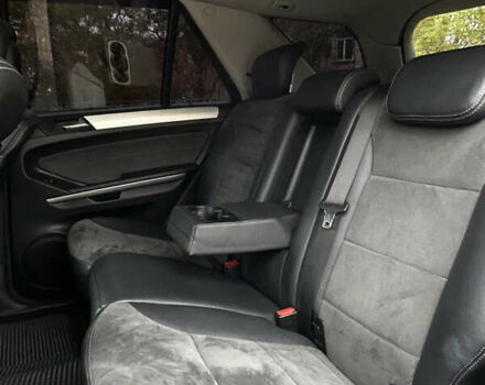 Серый Мерседес М-Класс, объемом двигателя 2.99 л и пробегом 242 тыс. км за 15499 $, фото 9 на Automoto.ua