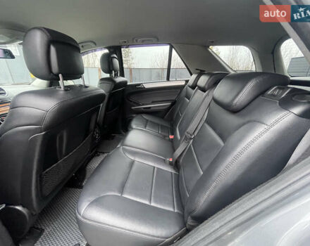 Сірий Мерседес М-Клас, об'ємом двигуна 3 л та пробігом 375 тис. км за 16500 $, фото 24 на Automoto.ua