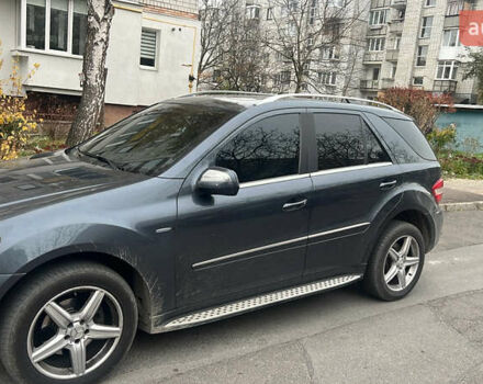 Серый Мерседес М-Класс, объемом двигателя 2.99 л и пробегом 293 тыс. км за 16500 $, фото 2 на Automoto.ua