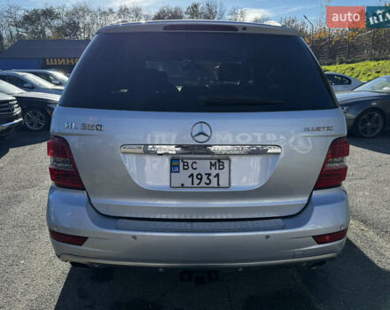 Серый Мерседес М-Класс, объемом двигателя 3 л и пробегом 245 тыс. км за 11900 $, фото 3 на Automoto.ua