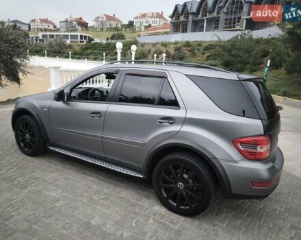 Серый Мерседес М-Класс, объемом двигателя 3.5 л и пробегом 270 тыс. км за 13000 $, фото 13 на Automoto.ua