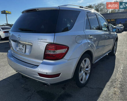 Серый Мерседес М-Класс, объемом двигателя 3 л и пробегом 245 тыс. км за 11900 $, фото 4 на Automoto.ua