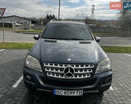 Серый Мерседес М-Класс, объемом двигателя 2.99 л и пробегом 293 тыс. км за 16500 $, фото 5 на Automoto.ua