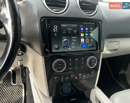 Серый Мерседес М-Класс, объемом двигателя 2.99 л и пробегом 293 тыс. км за 16500 $, фото 12 на Automoto.ua