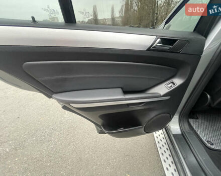 Сірий Мерседес М-Клас, об'ємом двигуна 3 л та пробігом 375 тис. км за 16500 $, фото 22 на Automoto.ua