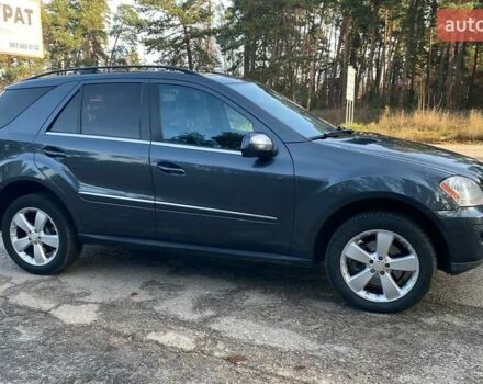 Сірий Мерседес М-Клас, об'ємом двигуна 3.5 л та пробігом 200 тис. км за 11500 $, фото 5 на Automoto.ua